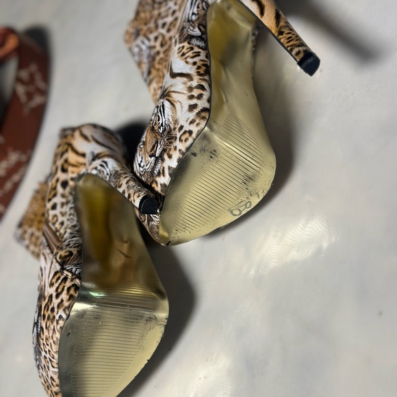 Bumber Platform Boots Tiger Print size 6 - Picture 4 of 6
